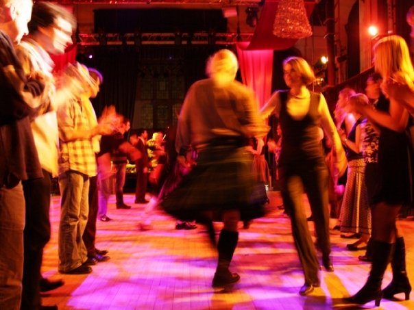 Strip the Willow - a classic ceilidh dance
